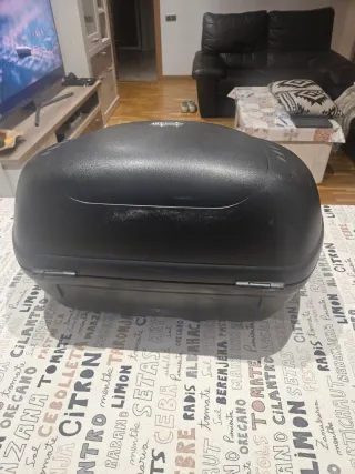 Baúl Givi para moto con plataforma