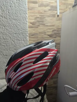 Casco de bicicleta GBS rojo y blanco