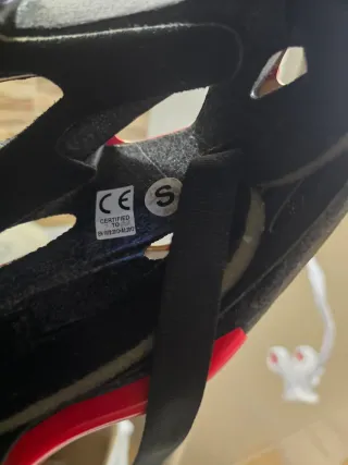 Casco de bicicleta GBS rojo y blanco