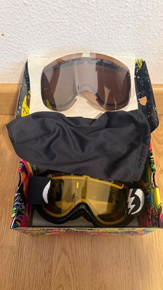 Equipo Snowboard: Tabla, Botas, Casco, Pantalla