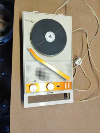 Tocadiscos RCA Antiguo Beige/Naranja