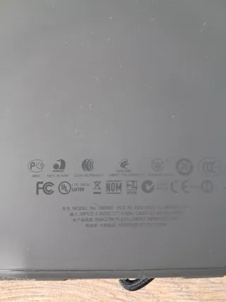 Amazon Kindle y funda gris