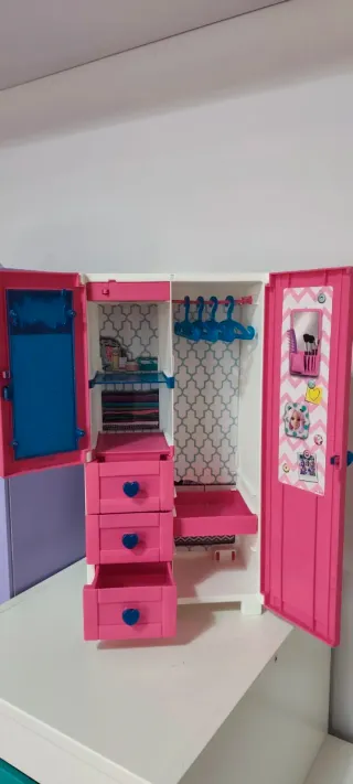 Armario Nancy Rosa con Espejo y Cajones