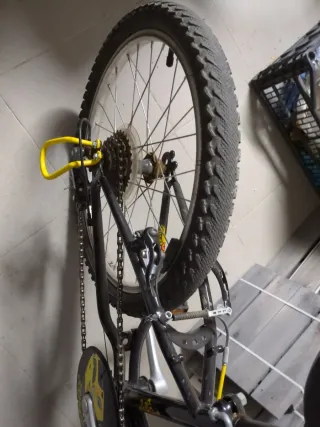 Bicicleta Infantil 20 Negra y Amarilla