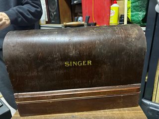 Máquina de coser Singer antigua