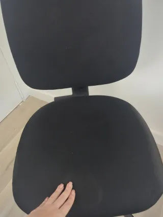 Silla de oficina negra