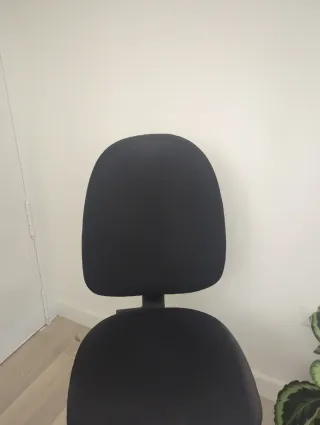 Silla de oficina negra