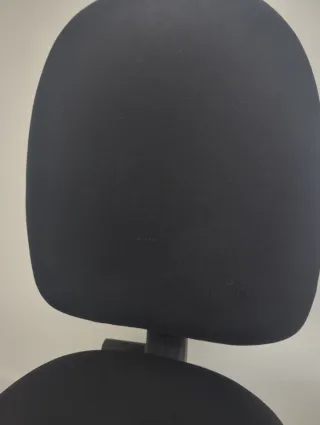 Silla de oficina negra