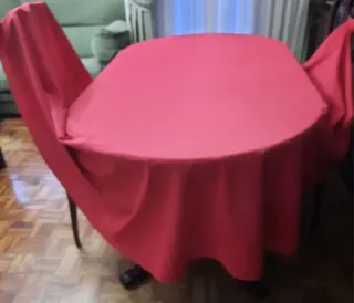 Mantel de mesa rojo