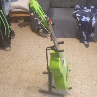 Guitarra Ortega Verde