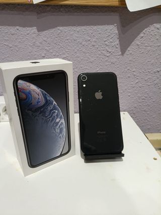 iPhone XR + 2 cargadores y fundas