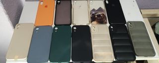 iPhone XR + 2 cargadores y fundas