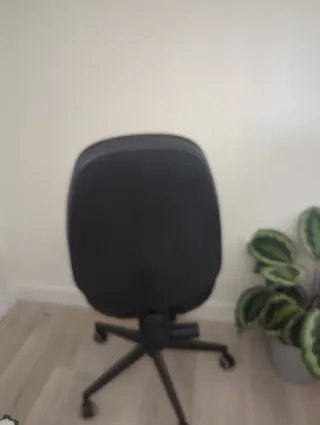 Silla de oficina negra