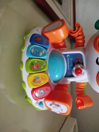 Robot musical infantil Clementoni