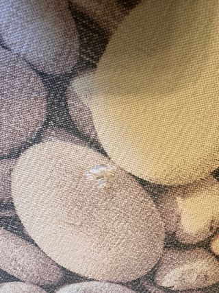 Colcha diseño piedras cama