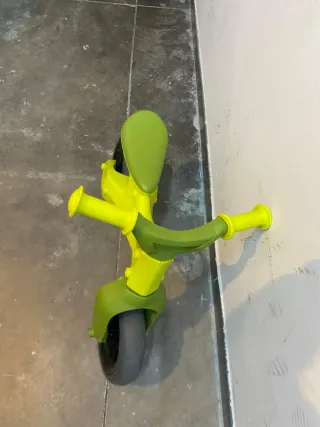 Bicicleta Chicco sin pedales verde