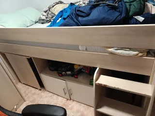 Cama infantil de madera