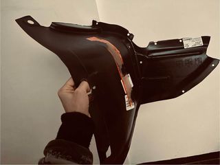 Paso de rueda delantero derecho