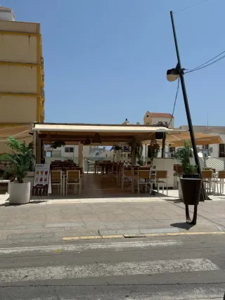 Se vende se traspasa local bajo comercial cafeteri