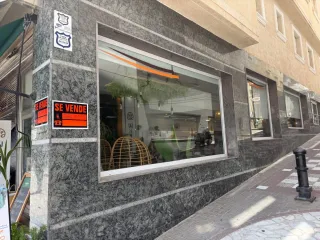 Se vende se traspasa local bajo comercial cafeteri