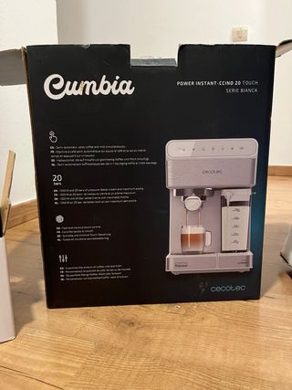 Cafetera Cecotec Blanca y Plateada