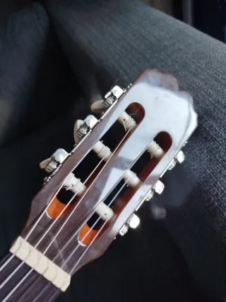 Guitarra Admira Alba 1/2 con funda y accesorios