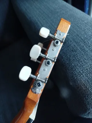 Guitarra Admira Alba 1/2 con funda y accesorios