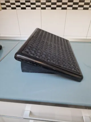 Reposapiés ergonómico para ordenador marca Unilux