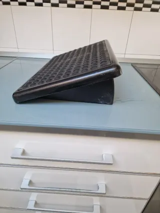 Reposapiés ergonómico para ordenador marca Unilux