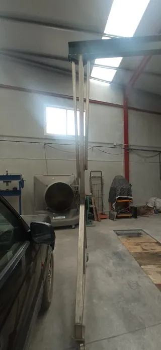 Puente grúa con polipasto y ruedas