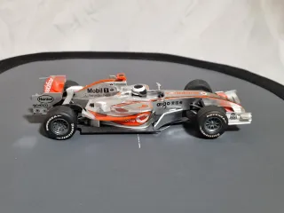 Slot Scalextric F1 McLaren MP4-22 Lewis Hamilton