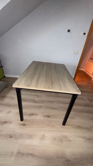 Tavolo da pranzo rettangolare