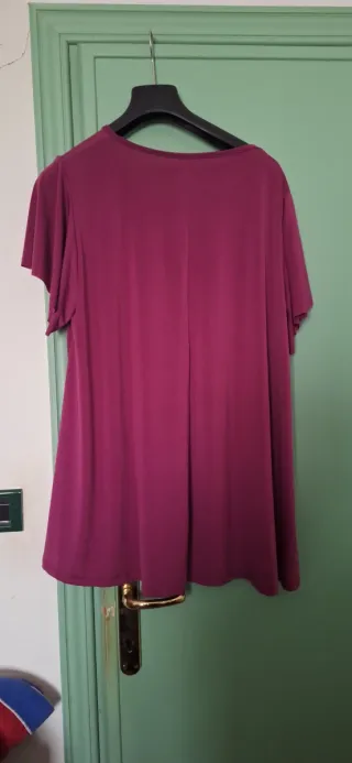 Maglietta curvy viola taglia grande