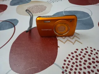 Cámara Digital Olympus VH 210 Marrón