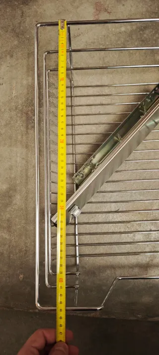 2 cajoneras extraíbles metálicas.