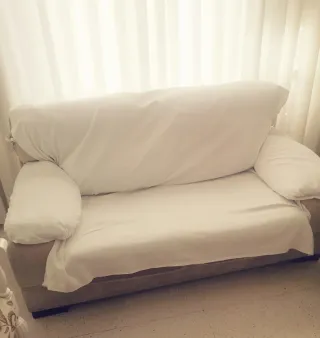 Sofá de pana beige 2 plazas