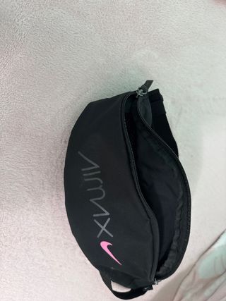 Riñonera Nike Air Max Negra y Rosa