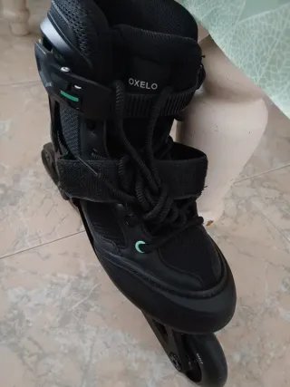 Patines en línea negros marca oxelo