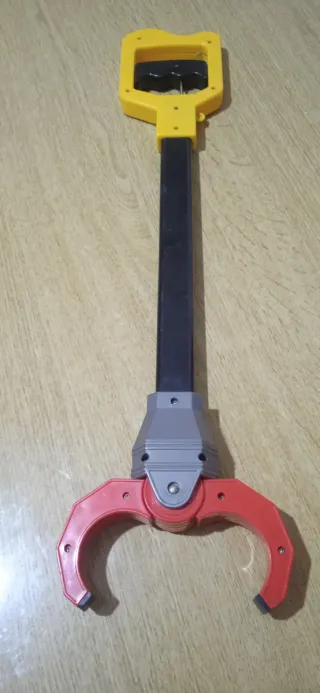 Raccoglitore giocattolo con pinza