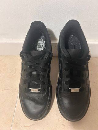 Nike Air Force 1 Negras Talla 38