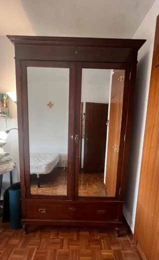 Armario antiguo madera. Doble Espejo gran calidad