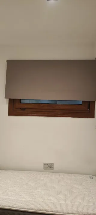 Estor enrollable color chocolate