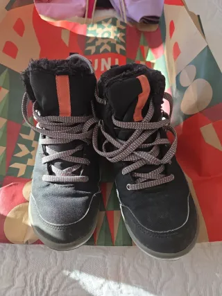 Botas de montaña/nieve negras y naranjas