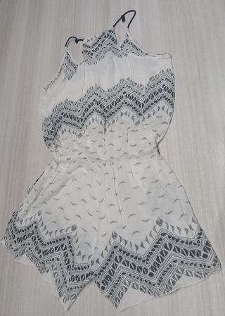 Mono INSIDE blanco y negro