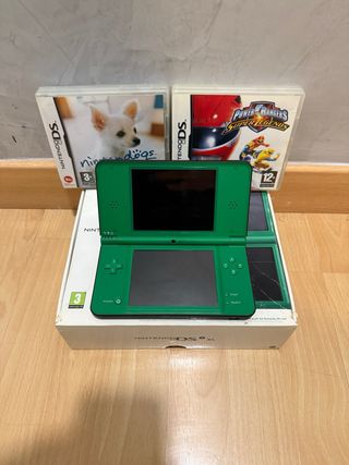 Nintendo DS XL Verde + 2 Juegos