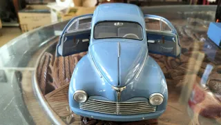 Coche a escala Peugeot 203 1954 1/18
