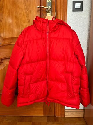 Cazadora acolchada roja