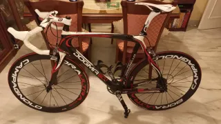 Bicicleta Pinarello Dogma Réplica Carbono