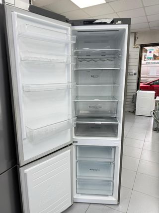 Nevera LG No Frost 2m x 60cm