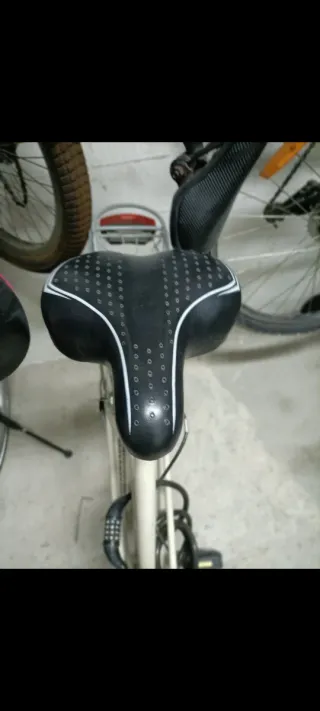 Bicicleta paseo Biciclásica crema